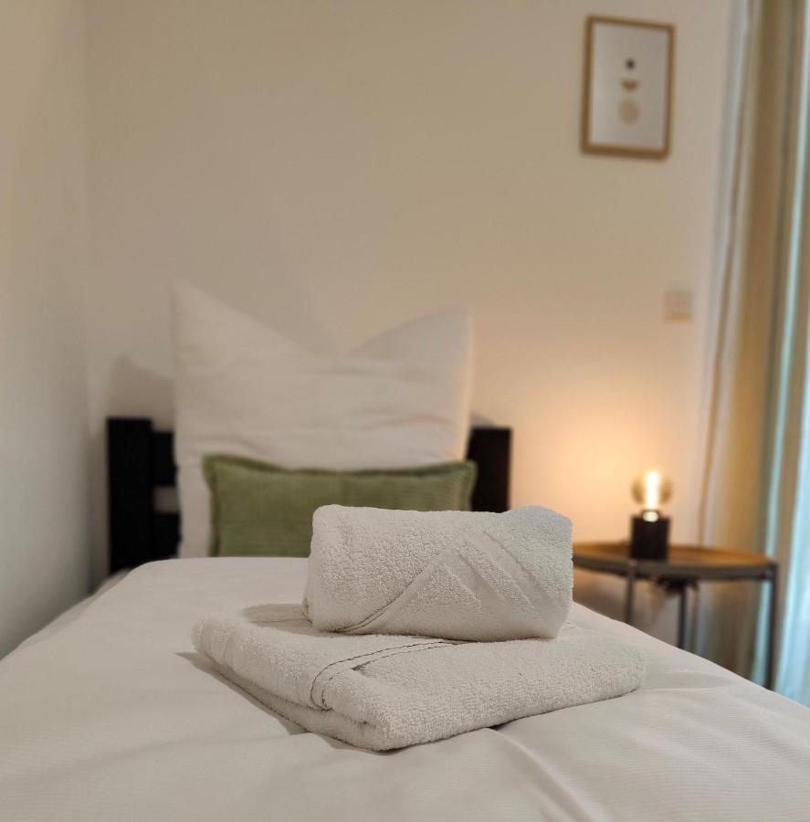 Hygge Home - Mit Garten Und Stellplatz Fuer Feriengaeste-, Monteure / Netflix / 10 Min. Zur Sinsheim Therme Und Zur Autobahn ภายนอก รูปภาพ