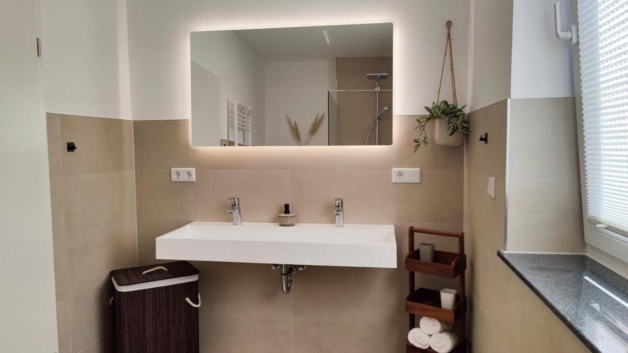Hygge Home - Mit Garten Und Stellplatz Fuer Feriengaeste-, Monteure / Netflix / 10 Min. Zur Sinsheim Therme Und Zur Autobahn ภายนอก รูปภาพ