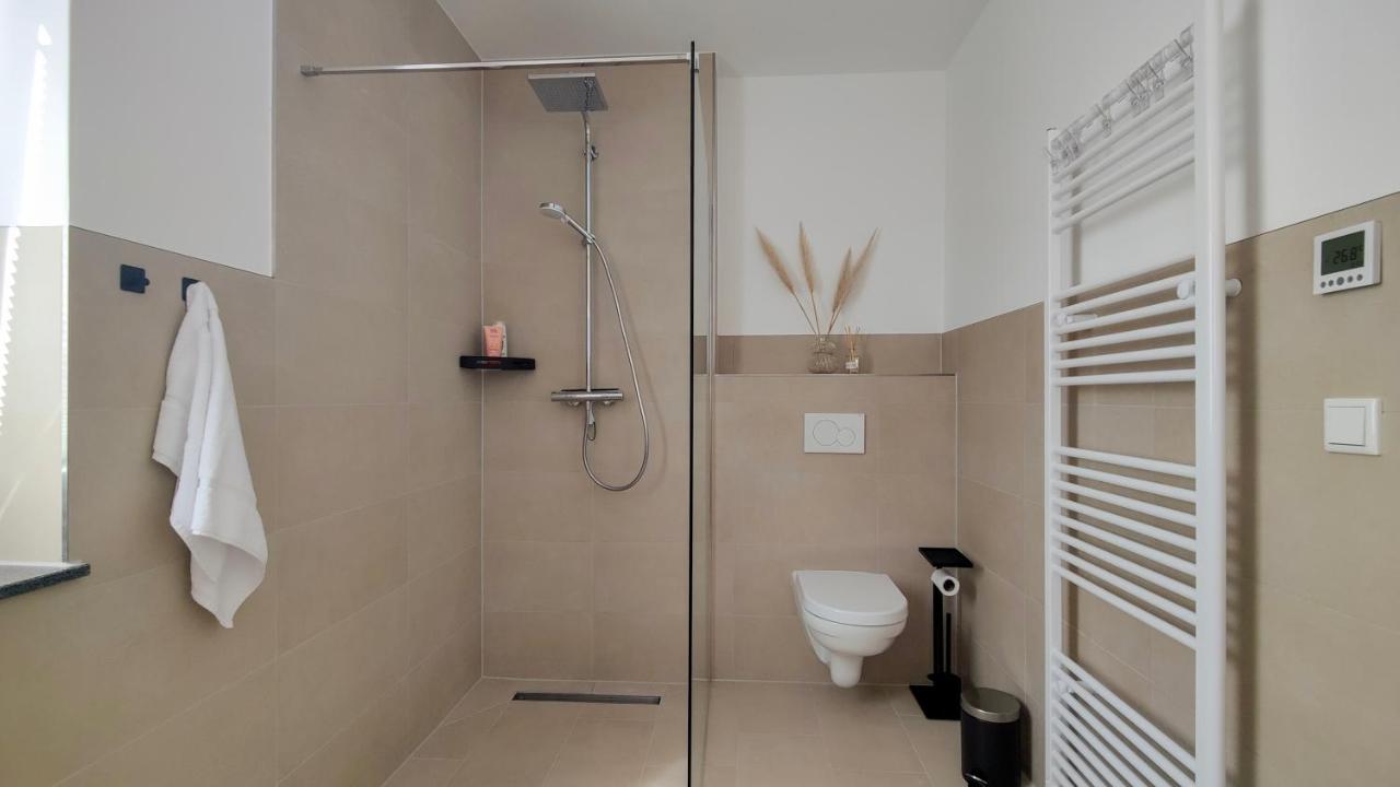 Hygge Home - Mit Garten Und Stellplatz Fuer Feriengaeste-, Monteure / Netflix / 10 Min. Zur Sinsheim Therme Und Zur Autobahn ภายนอก รูปภาพ